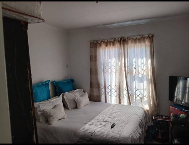 3 BEDROOM HOUSE FOR SALE IN PROTEA GLEN EXT